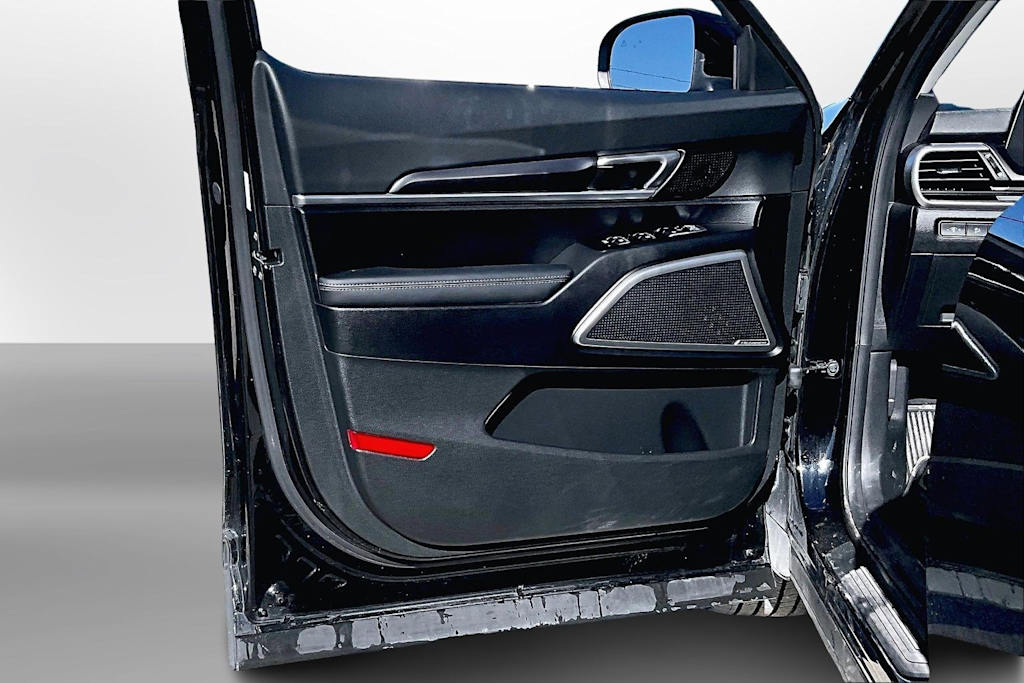 Thumbnail: 2023 Kia Telluride - 21