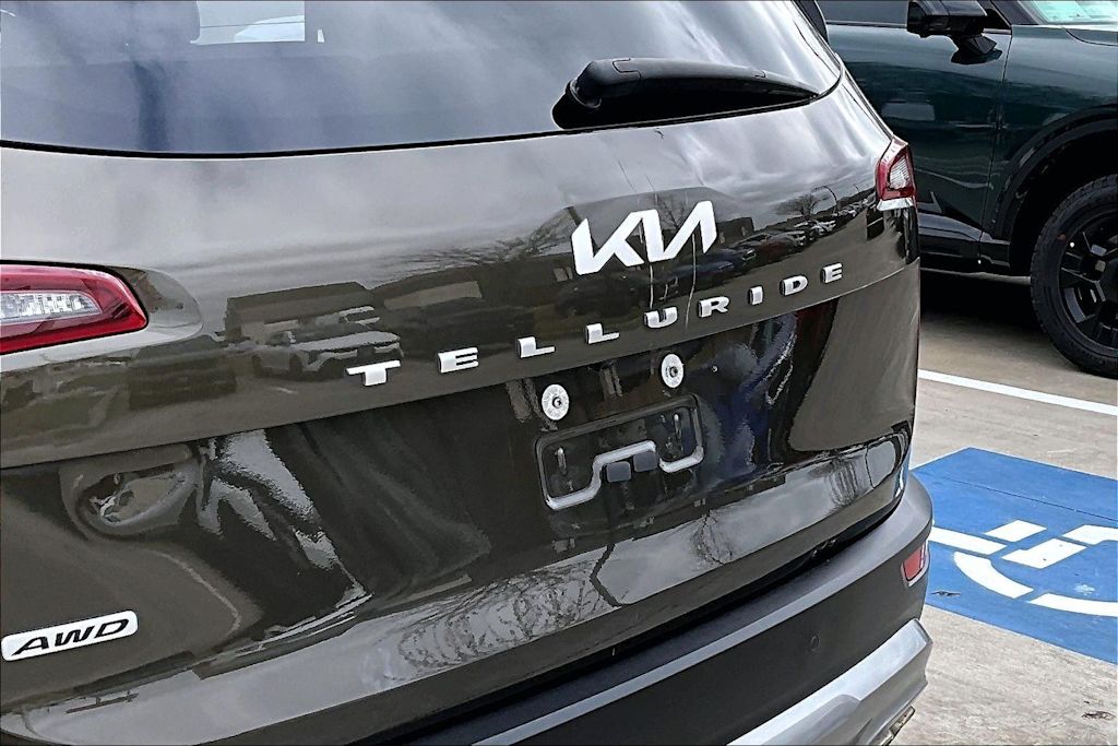 Thumbnail: 2022 Kia Telluride - 6