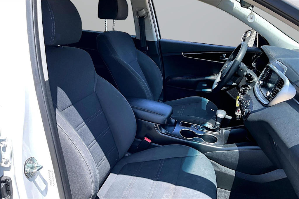 Thumbnail: 2020 Kia Sorento - 8