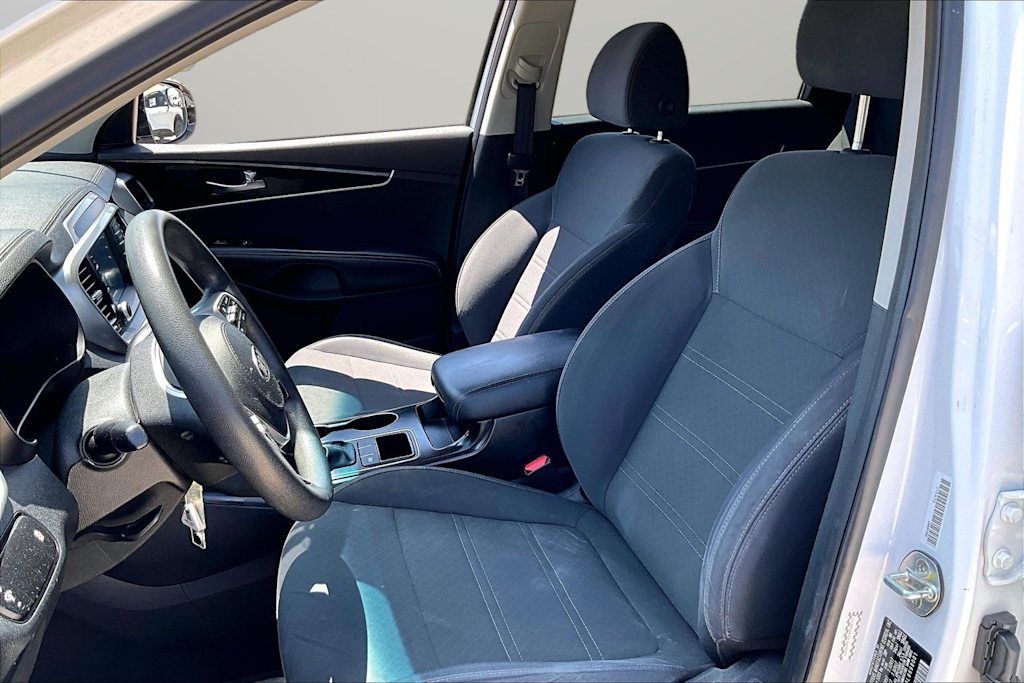 Thumbnail: 2020 Kia Sorento - 9