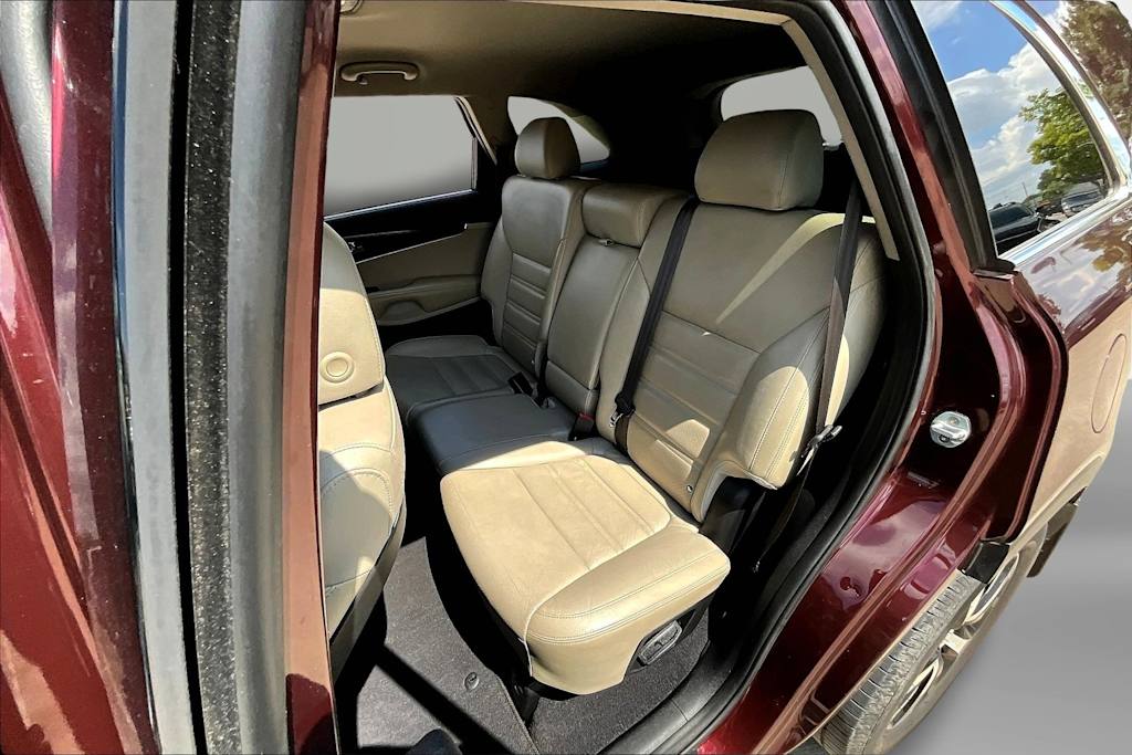 Thumbnail: 2018 Kia Sorento - 8