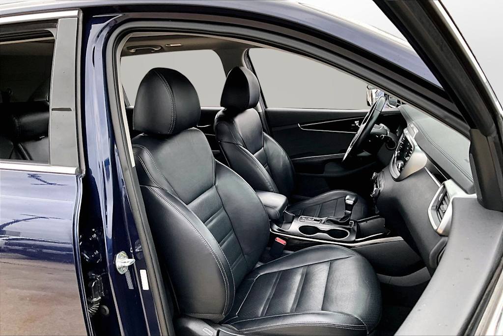 Thumbnail: 2020 Kia Sorento - 9