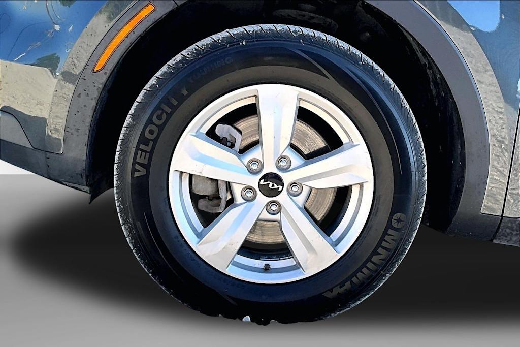 Thumbnail: 2022 Kia Sorento - 6