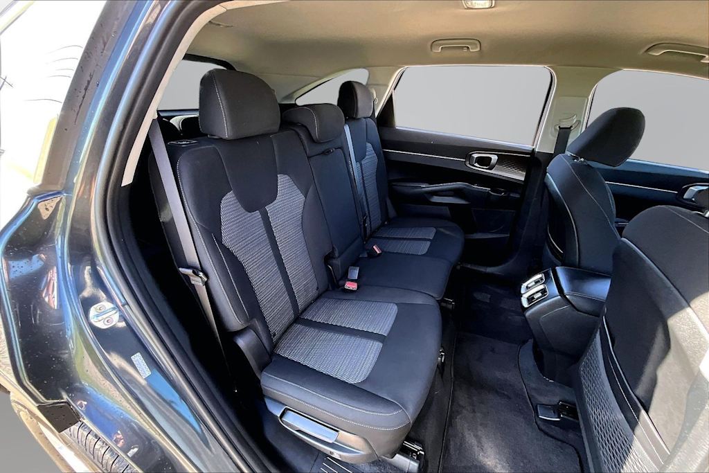 Thumbnail: 2022 Kia Sorento - 27
