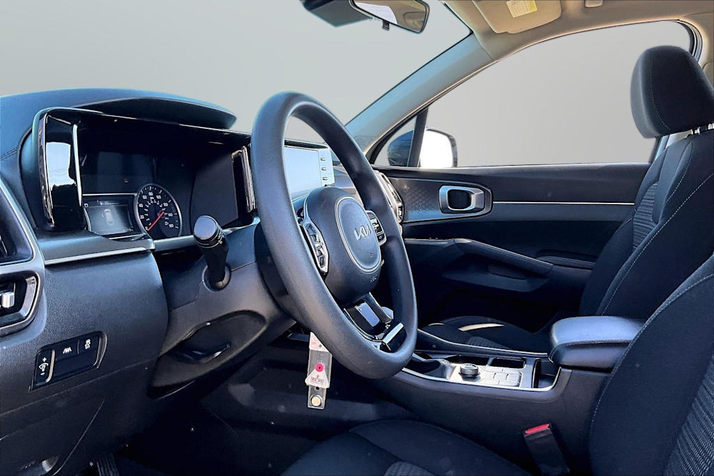 Thumbnail: 2022 Kia Sorento - 7