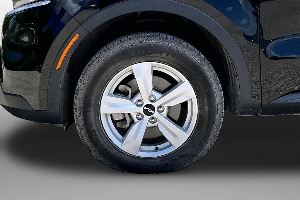 Thumbnail: 2023 Kia Sorento - 7