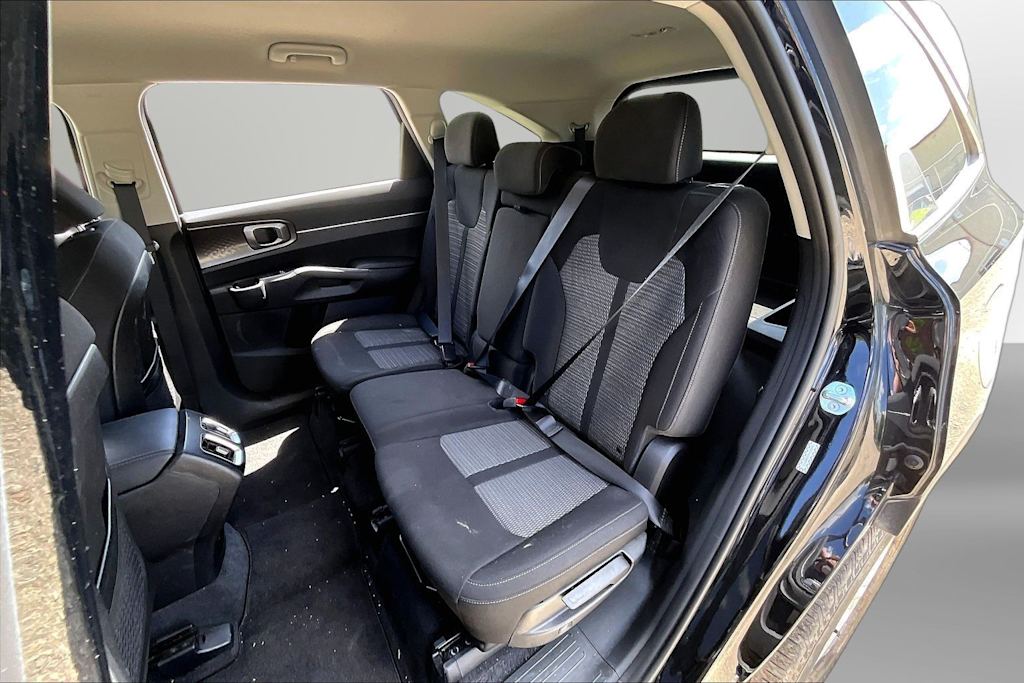 Thumbnail: 2023 Kia Sorento - 11