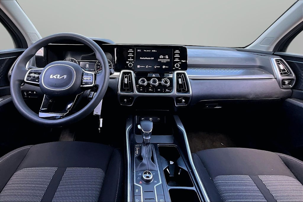 Thumbnail: 2023 Kia Sorento - 12
