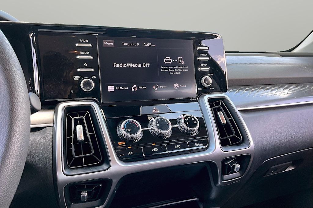 Thumbnail: 2023 Kia Sorento - 14