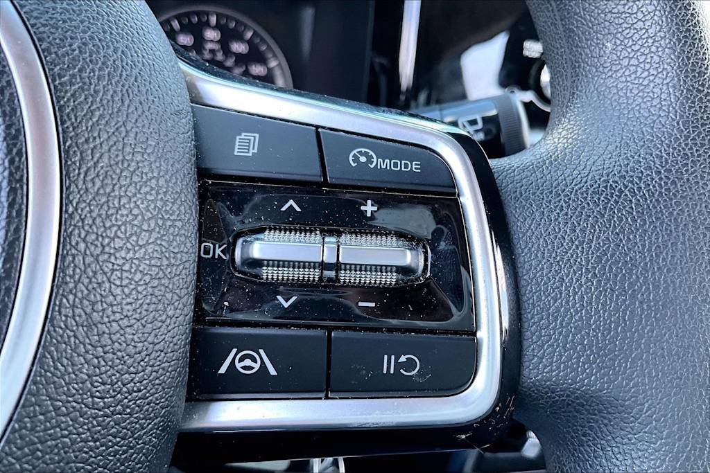Thumbnail: 2023 Kia Sorento - 21