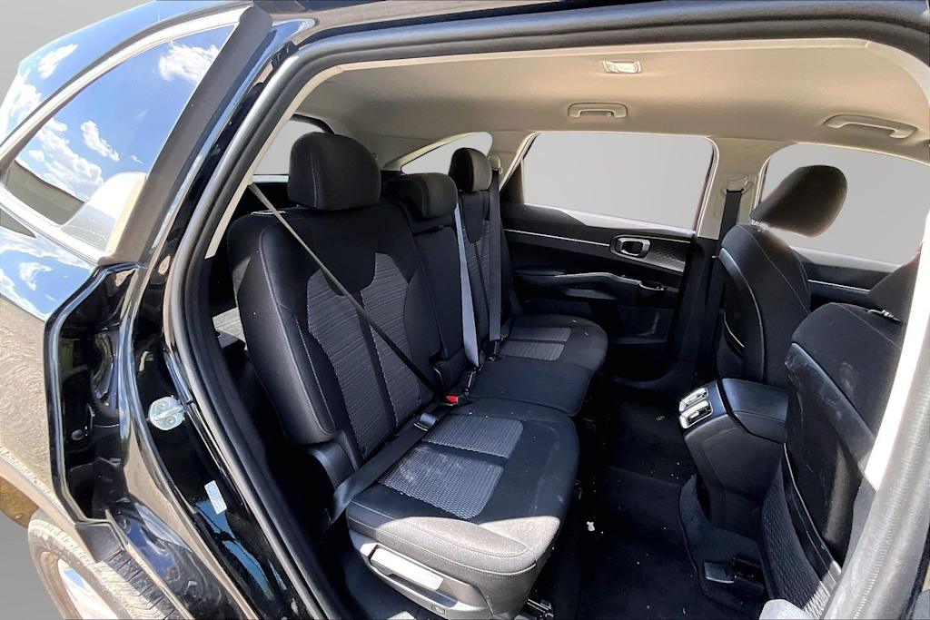Thumbnail: 2023 Kia Sorento - 26