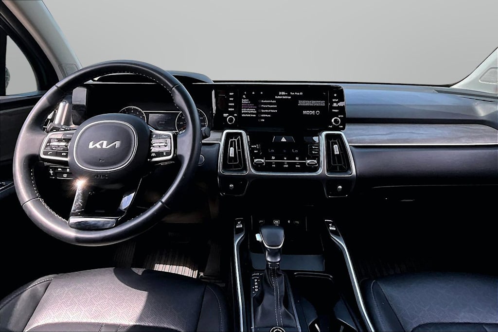 Thumbnail: 2023 Kia Sorento - 12