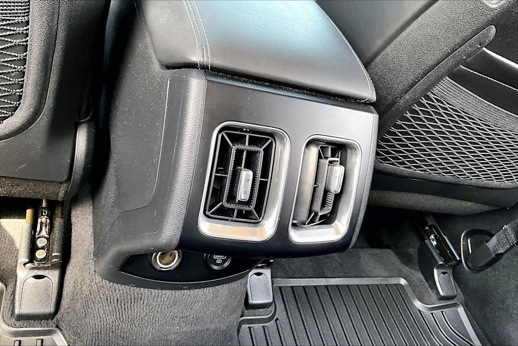 Thumbnail: 2023 Kia Sorento - 25