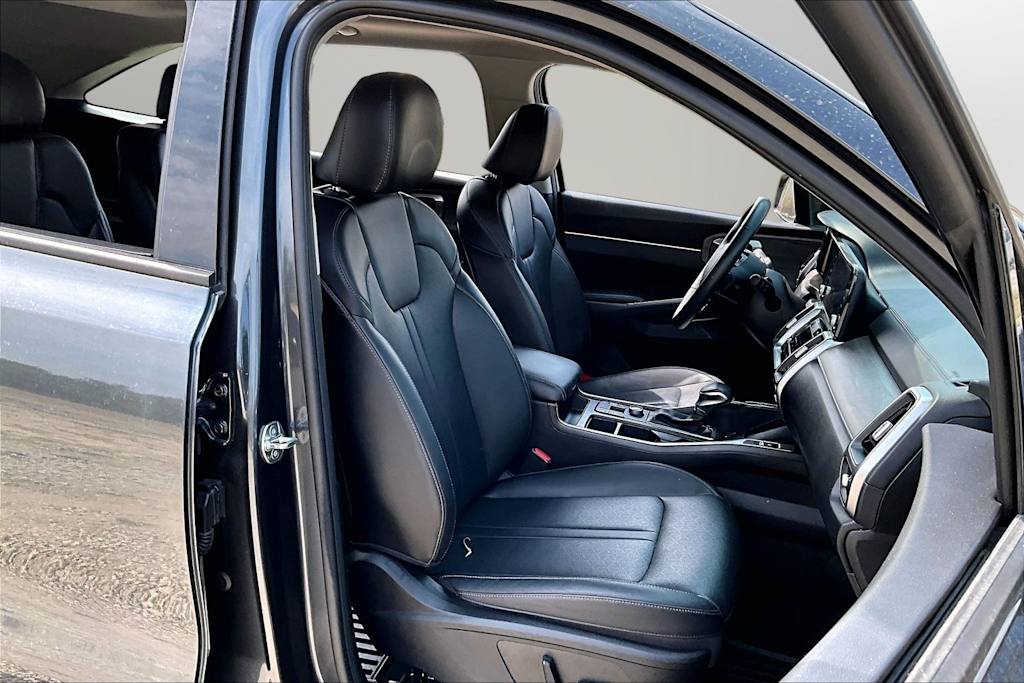 Thumbnail: 2023 Kia Sorento - 9