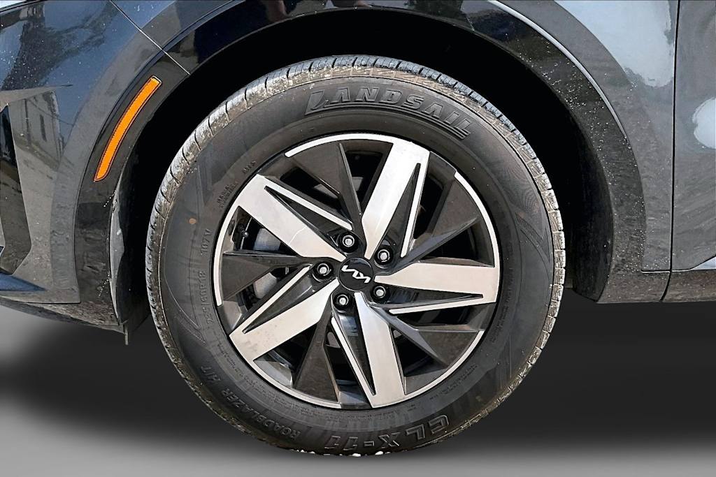 Thumbnail: 2023 Kia Sorento - 7