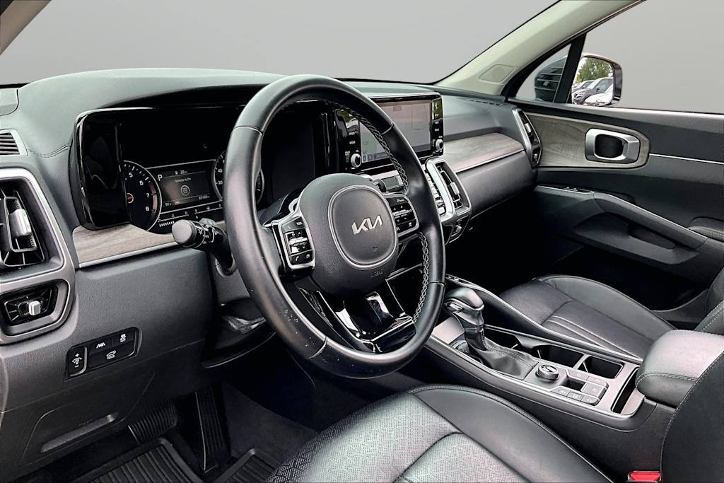 Thumbnail: 2022 Kia Sorento - 8