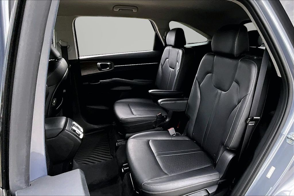 Thumbnail: 2022 Kia Sorento - 11