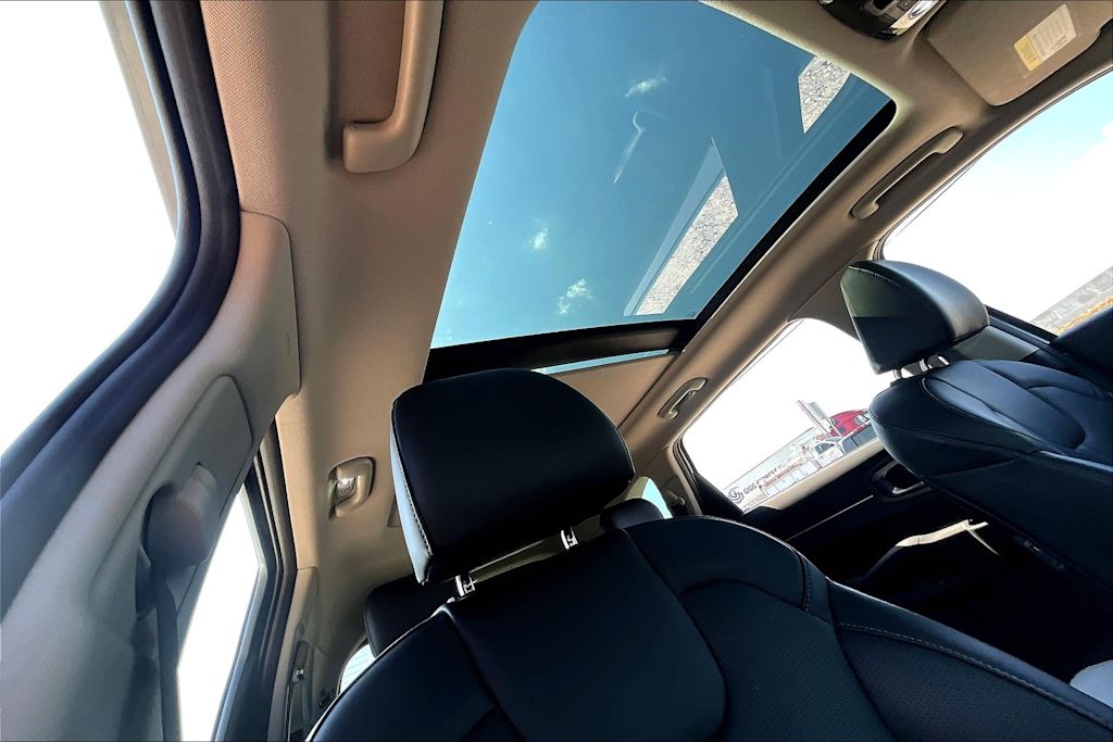 Thumbnail: 2024 Kia Sorento - 10