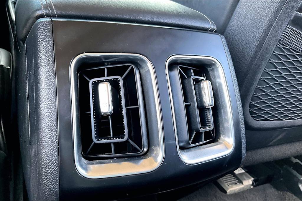 Thumbnail: 2024 Kia Sorento - 24