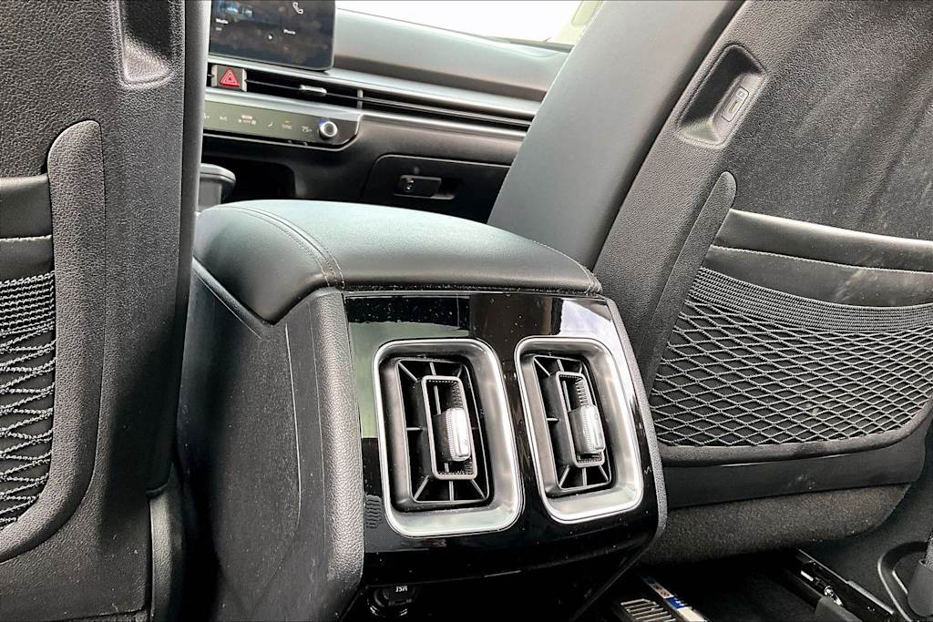 Thumbnail: 2024 Kia Sorento - 24