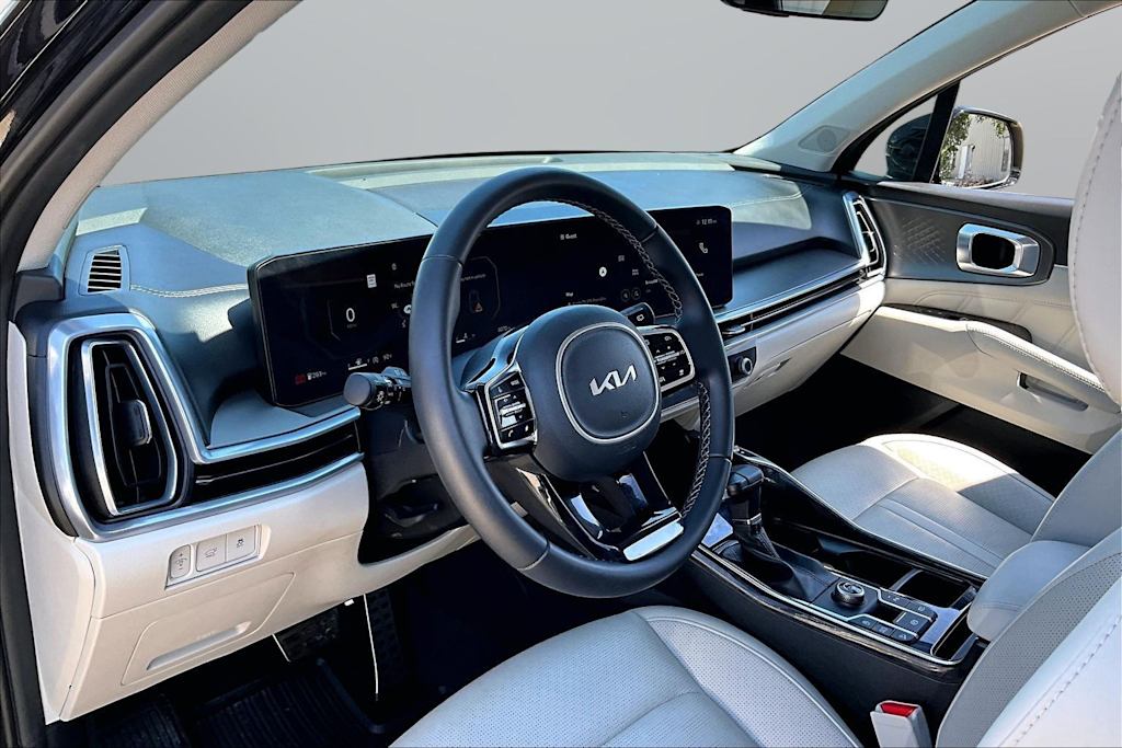 Thumbnail: 2025 Kia Sorento - 7