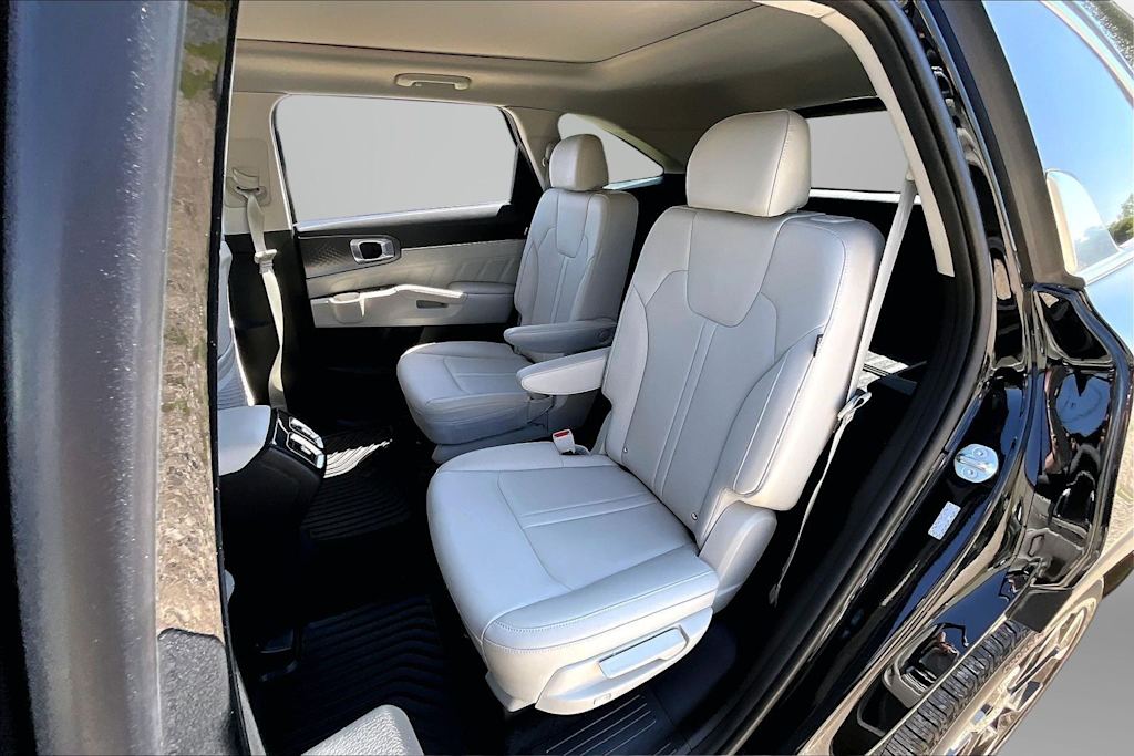 Thumbnail: 2025 Kia Sorento - 10