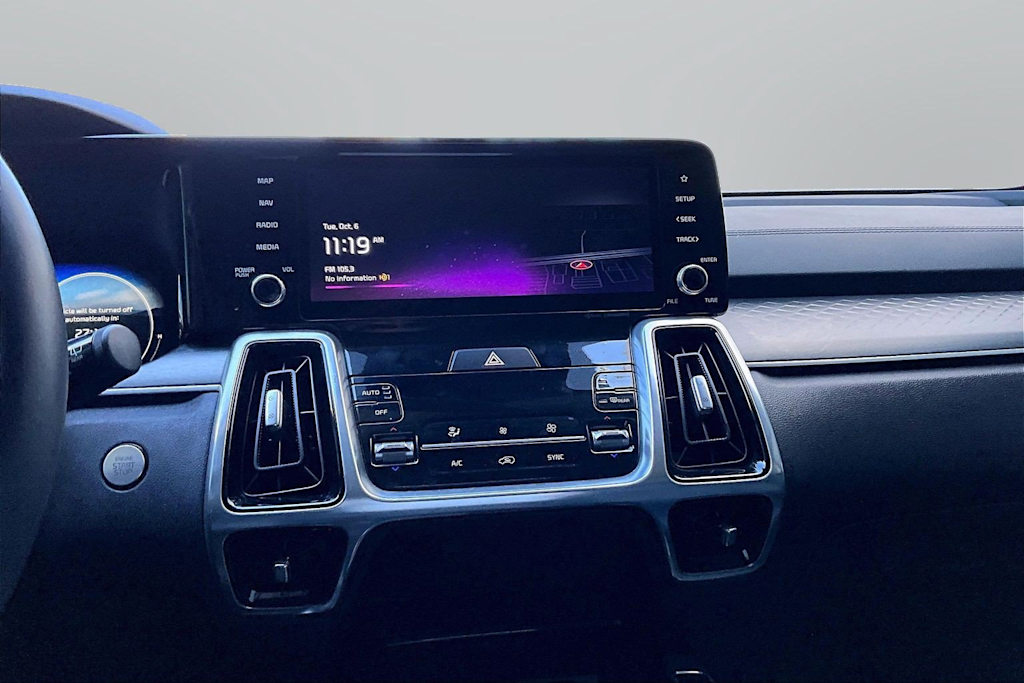 Thumbnail: 2023 Kia Sorento - 12