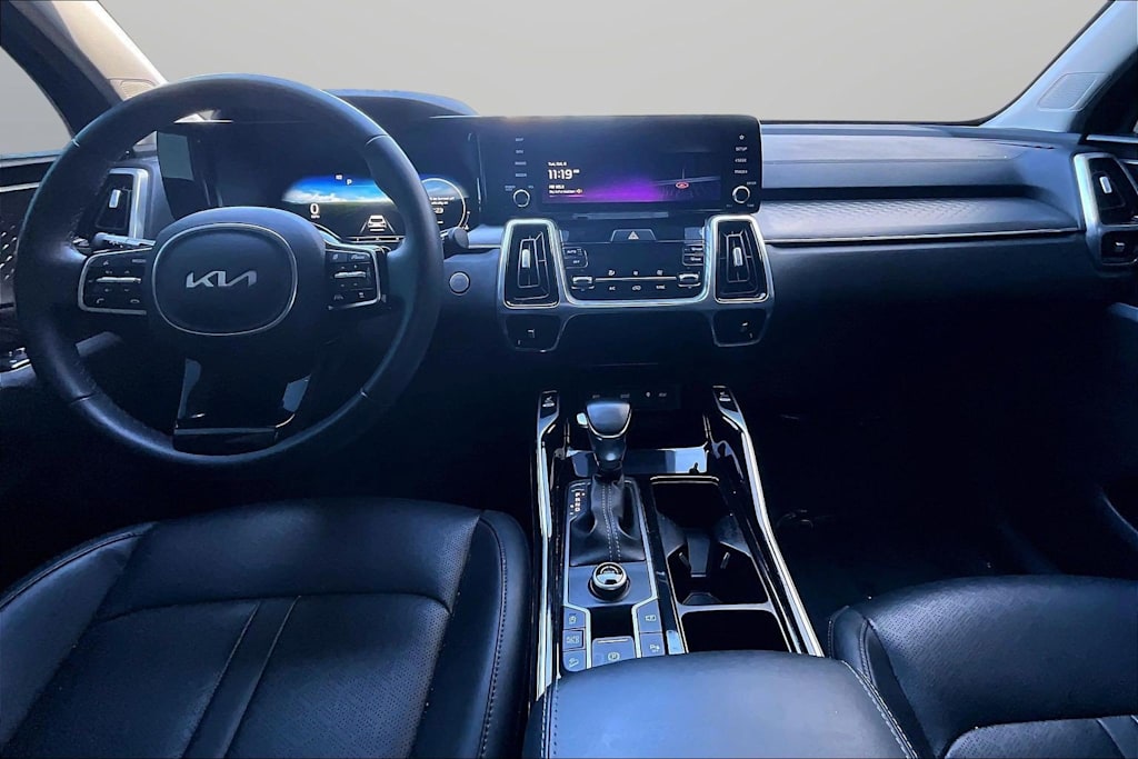 Thumbnail: 2023 Kia Sorento - 7
