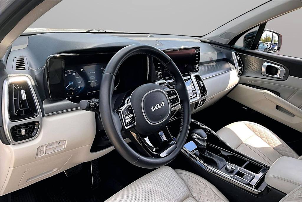 Thumbnail: 2022 Kia Sorento - 4