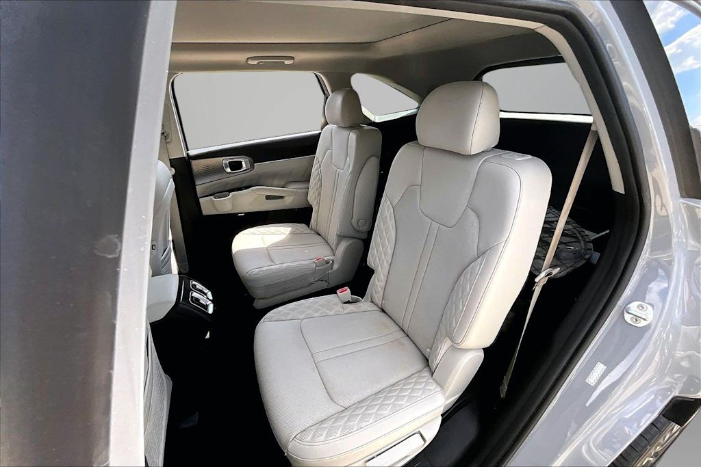 Thumbnail: 2022 Kia Sorento - 7