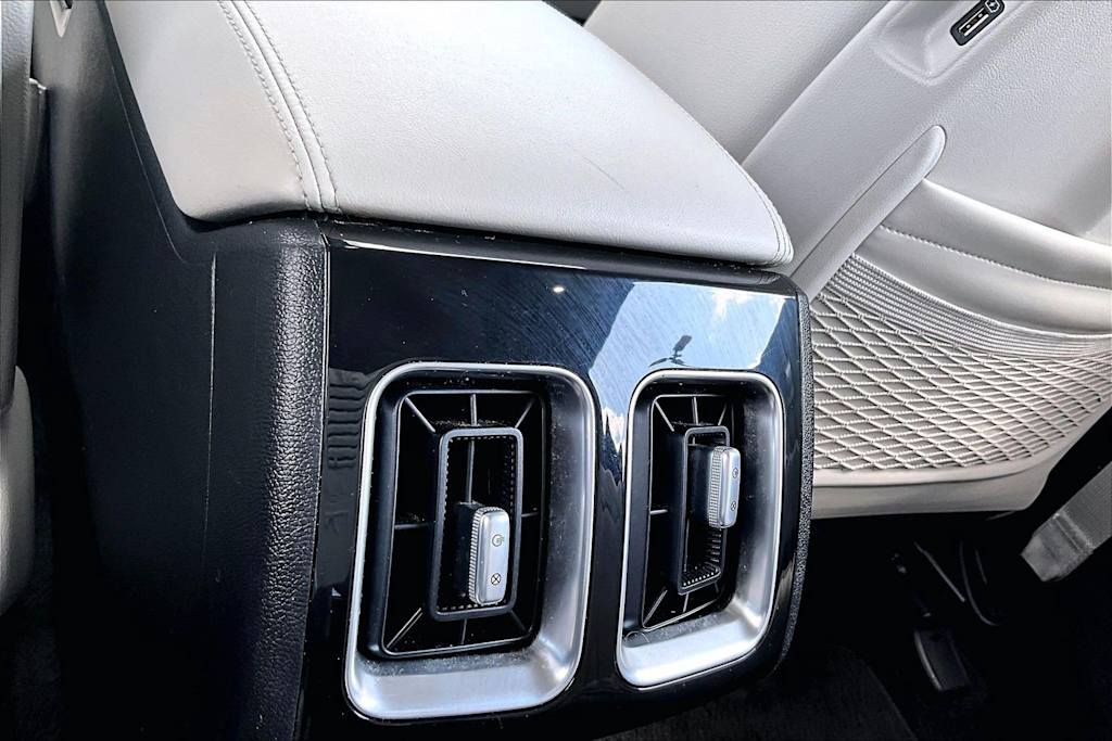 Thumbnail: 2022 Kia Sorento - 16