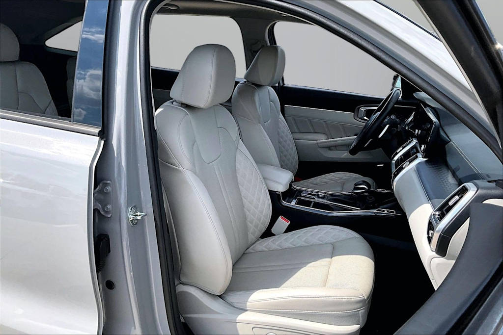 Thumbnail: 2022 Kia Sorento - 5