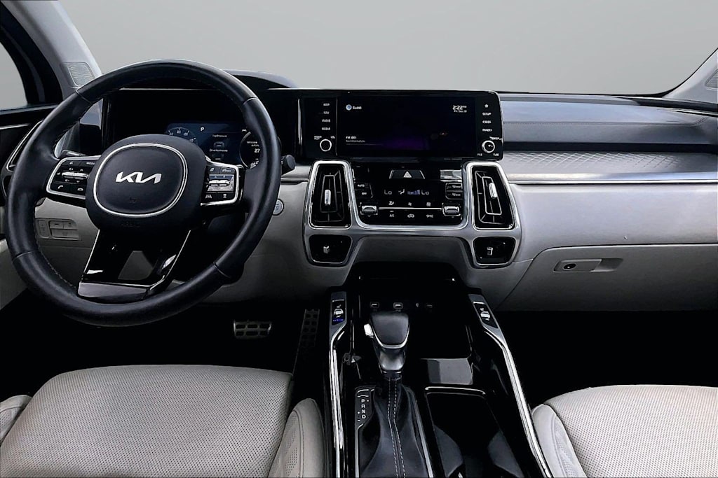 Thumbnail: 2022 Kia Sorento - 8