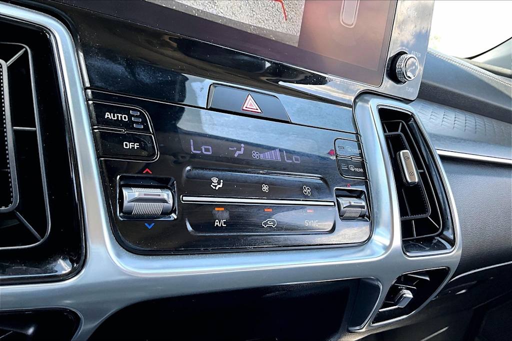 Thumbnail: 2023 Kia Sorento - 26