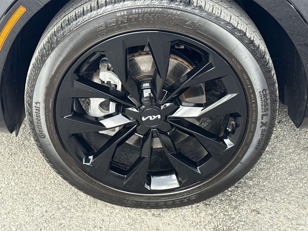 Thumbnail: 2023 Kia Sorento - 8