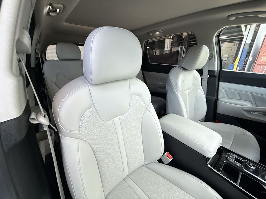 Thumbnail: 2023 Kia Sorento - 29