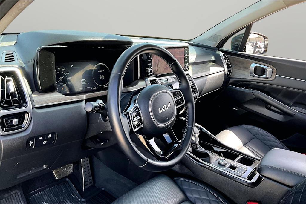 Thumbnail: 2022 Kia Sorento - 8