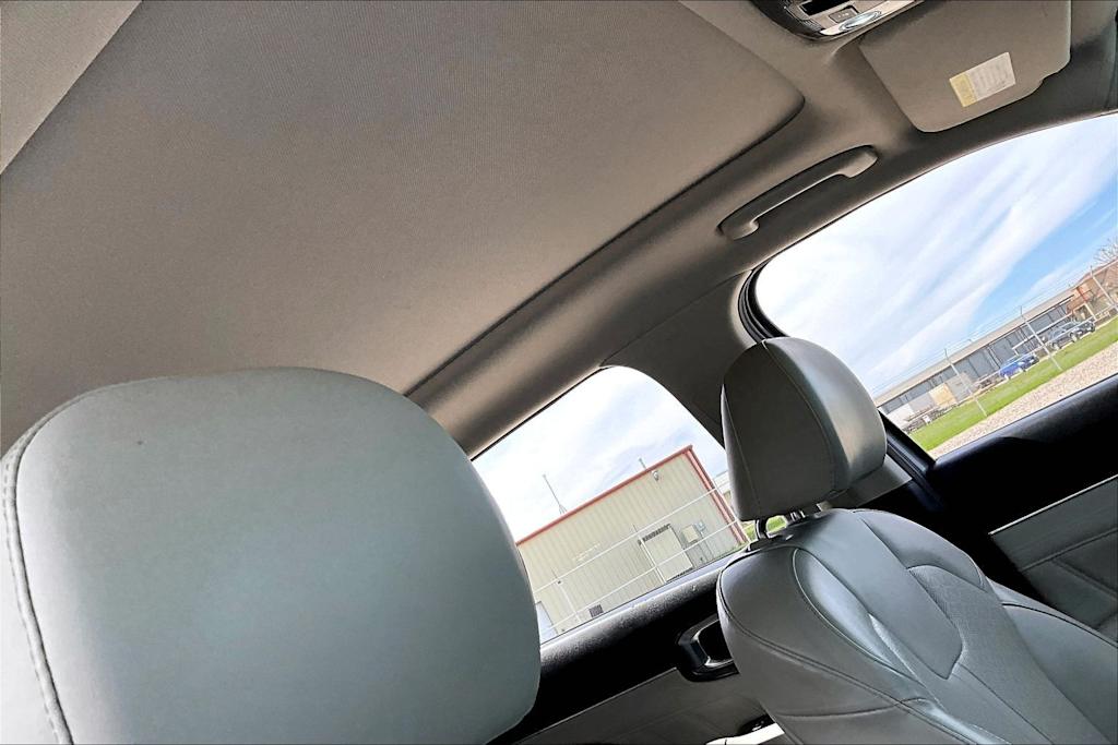 Thumbnail: 2022 Kia Sorento - 16
