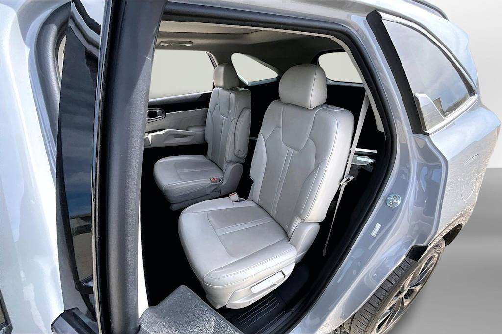 Thumbnail: 2022 Kia Sorento - 11