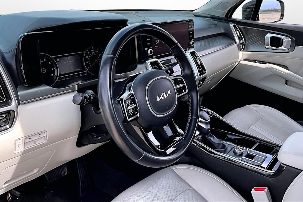 Thumbnail: 2022 Kia Sorento - 8