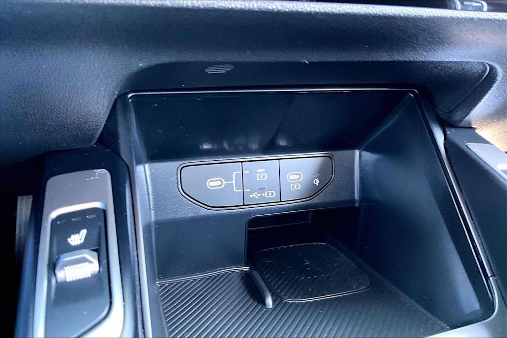 Thumbnail: 2025 Kia Sorento - 24