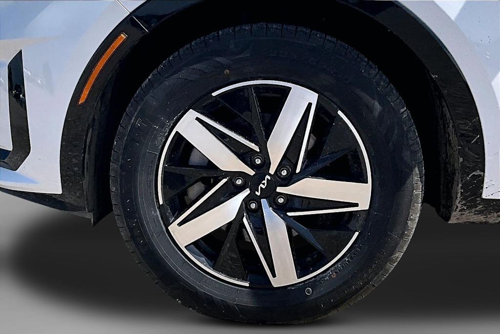 Thumbnail: 2022 Kia Sorento - 6