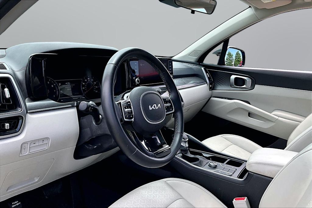 Thumbnail: 2022 Kia Sorento - 7