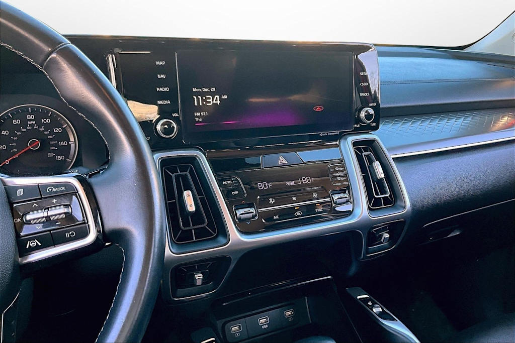 Thumbnail: 2022 Kia Sorento - 13