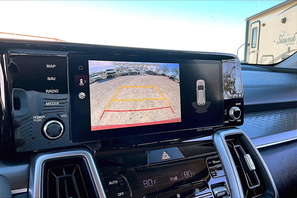 Thumbnail: 2022 Kia Sorento - 25