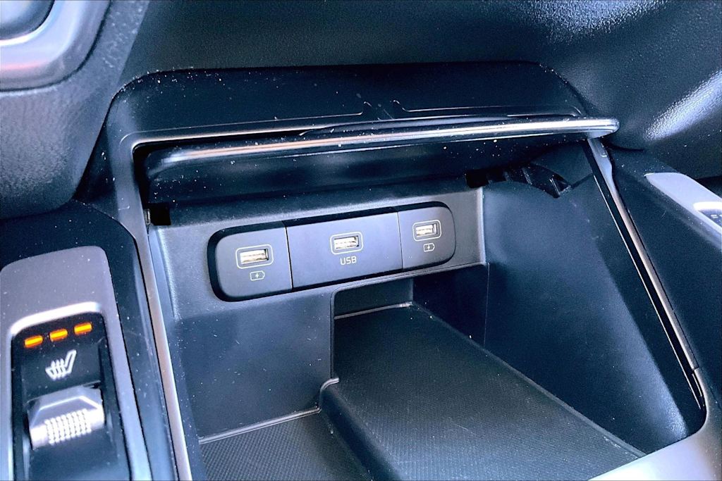 Thumbnail: 2022 Kia Sorento - 26