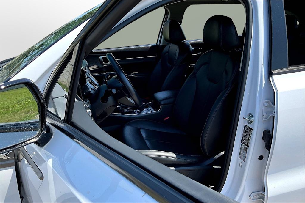 Thumbnail: 2023 Kia Sorento - 28