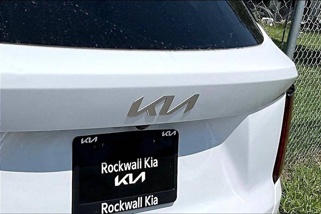 Thumbnail: 2023 Kia Sorento - 6