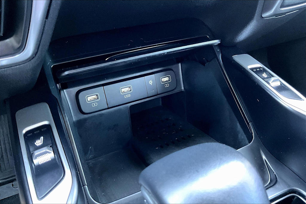 Thumbnail: 2023 Kia Sorento - 26