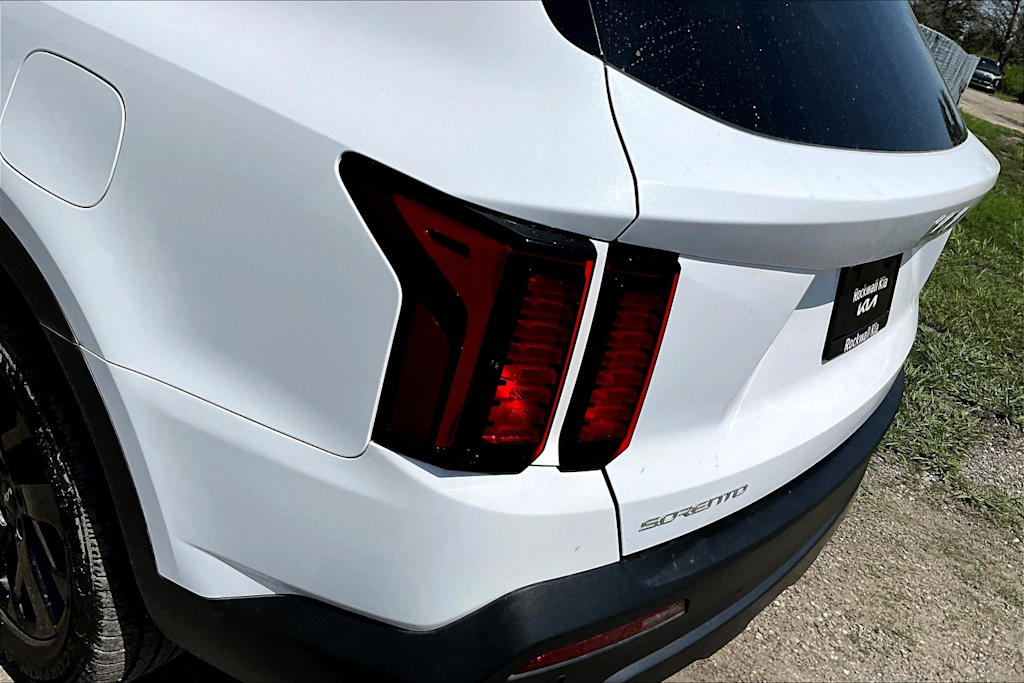 Thumbnail: 2023 Kia Sorento - 32